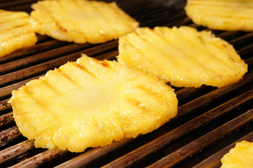 Grilled Pineapple with Coconut Cream