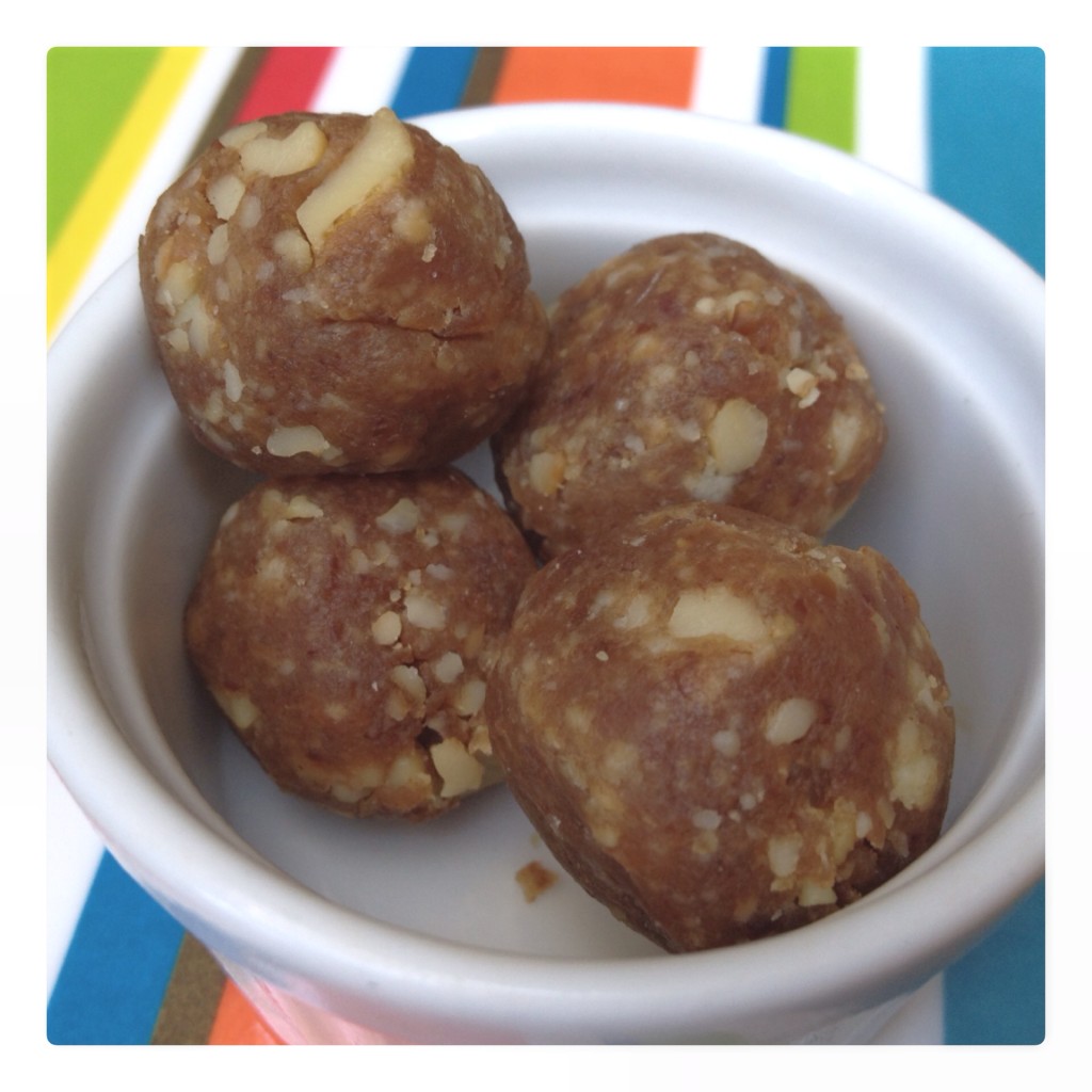 Healthy Cashew and Date Balls