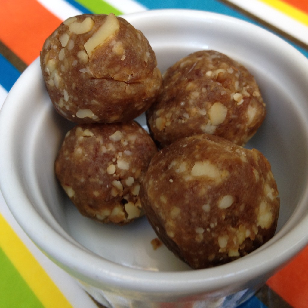 Healthy Cashew and Date Balls